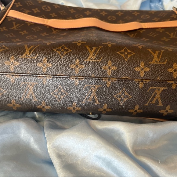 Brand new vintage Louis Vuitton Abbesses Messenger Bag Monogram Canvas - Picture 6 of 7
